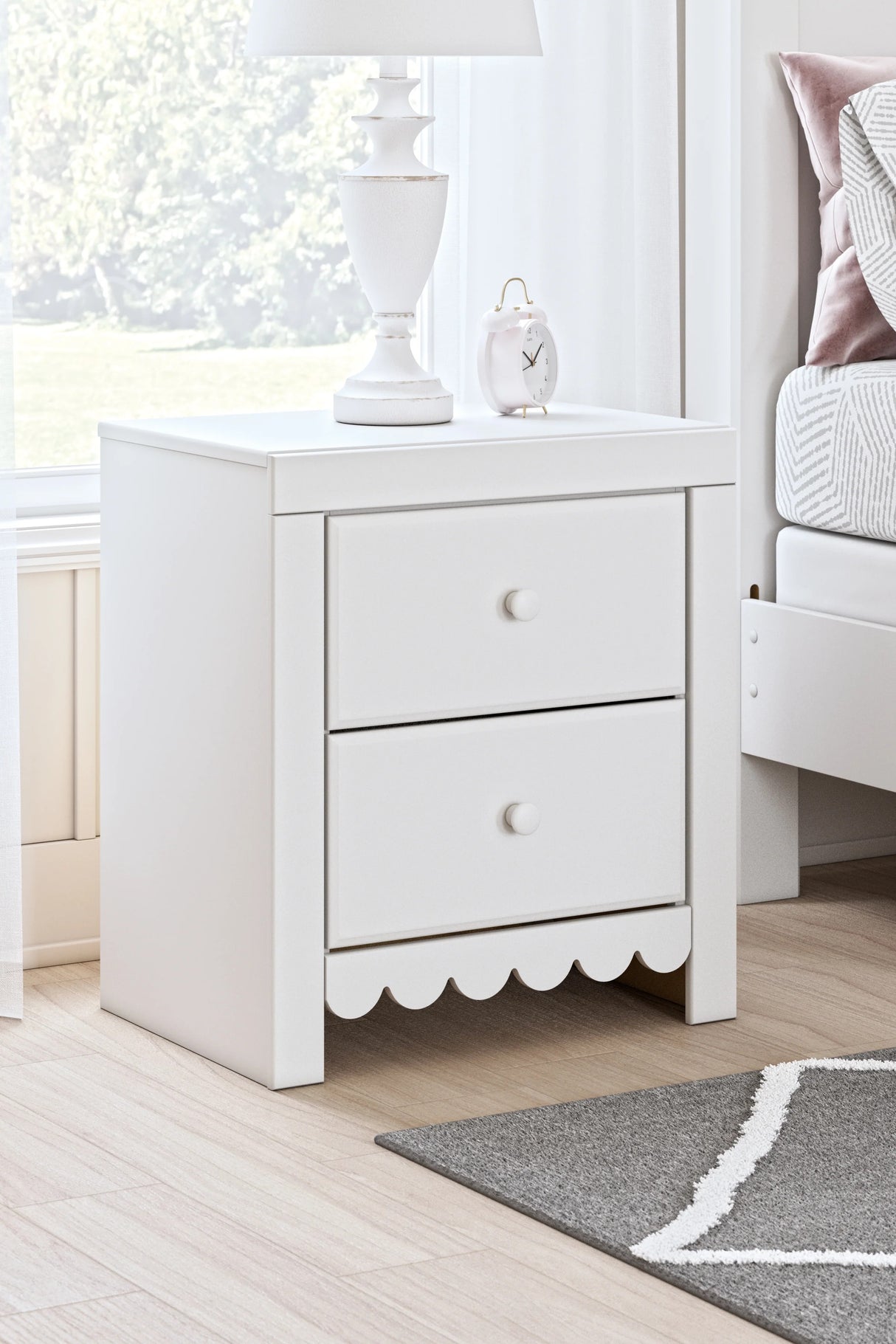 Mollviney White Youth Panel Bedroom Set