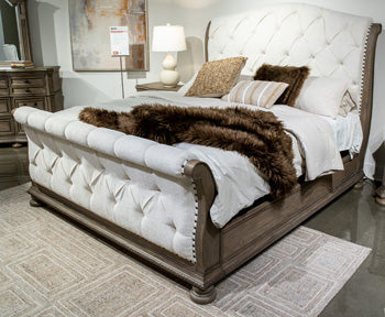 Ardenfield Queen Upholstered Sleigh Footboard/Slats