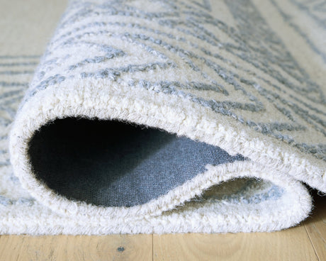 Azelhurst 5' x 7' Area Rug