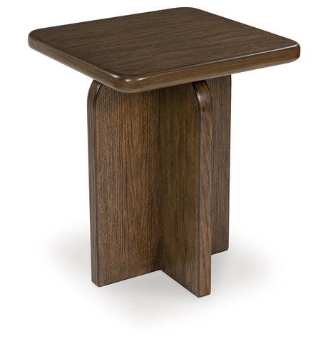 Aviemore 2-Piece Sectional, Occasional Table Set and Lamp