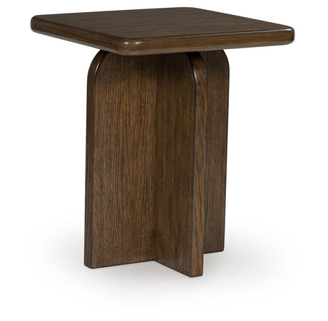 Aviemore 2-Piece Sectional, Occasional Table Set and Lamp