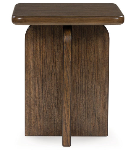 Aviemore 2-Piece Sectional, Occasional Table Set and Lamp