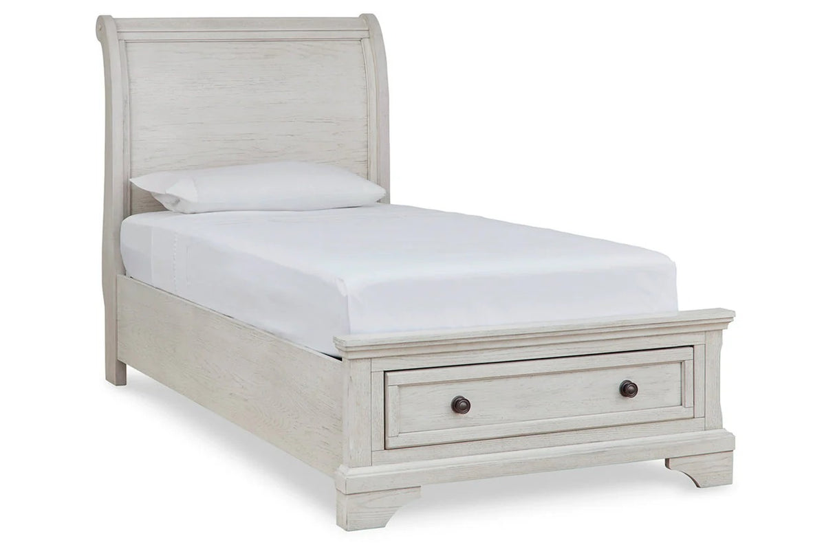Robbinsdale Antique White Sleigh Storage Platform Bedroom Set